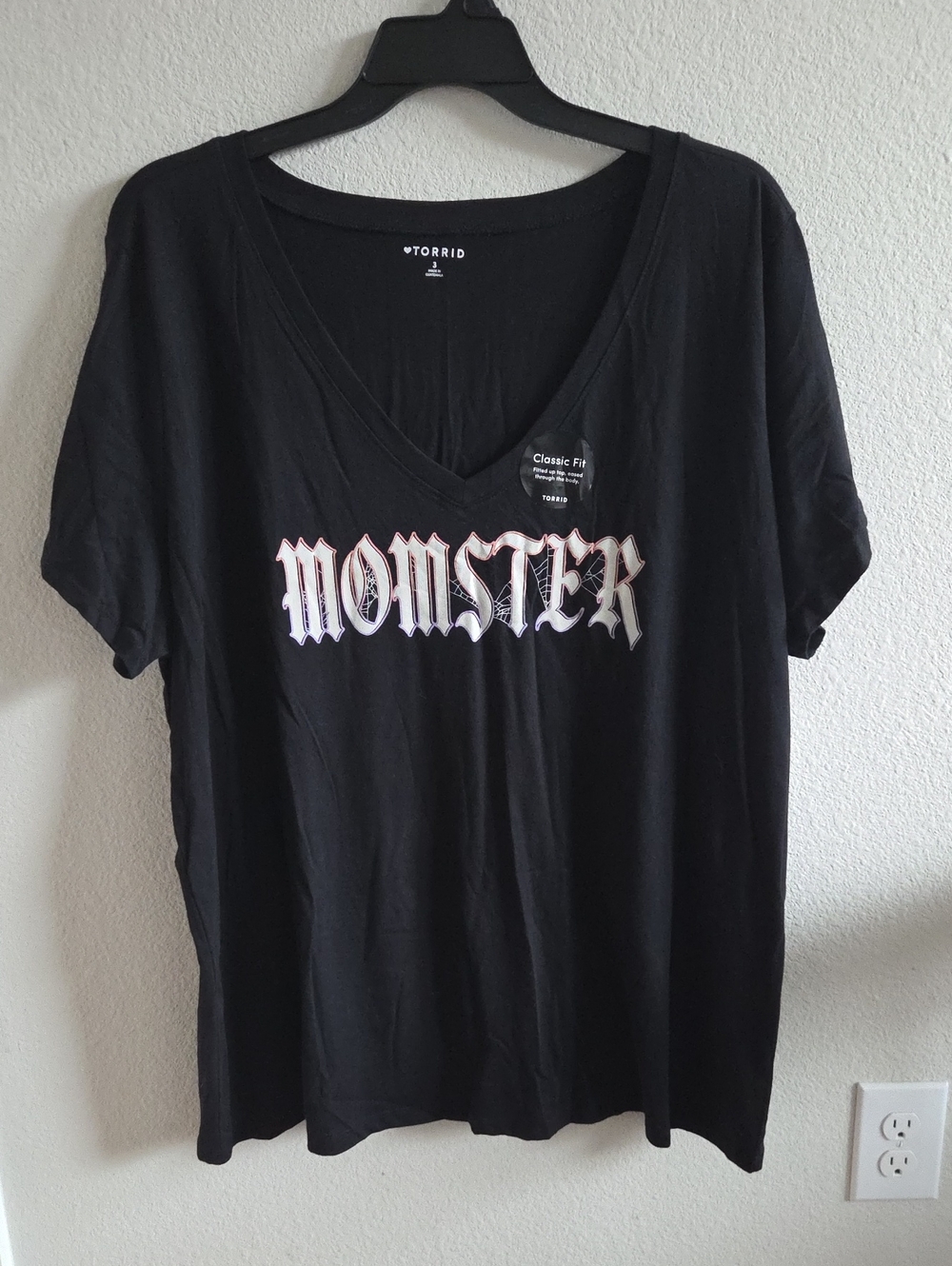 torrid Black Short Sleeve V-Neck Tee w/ 'MOMSTER' Graphic - Plus Size 3 3X 22-24